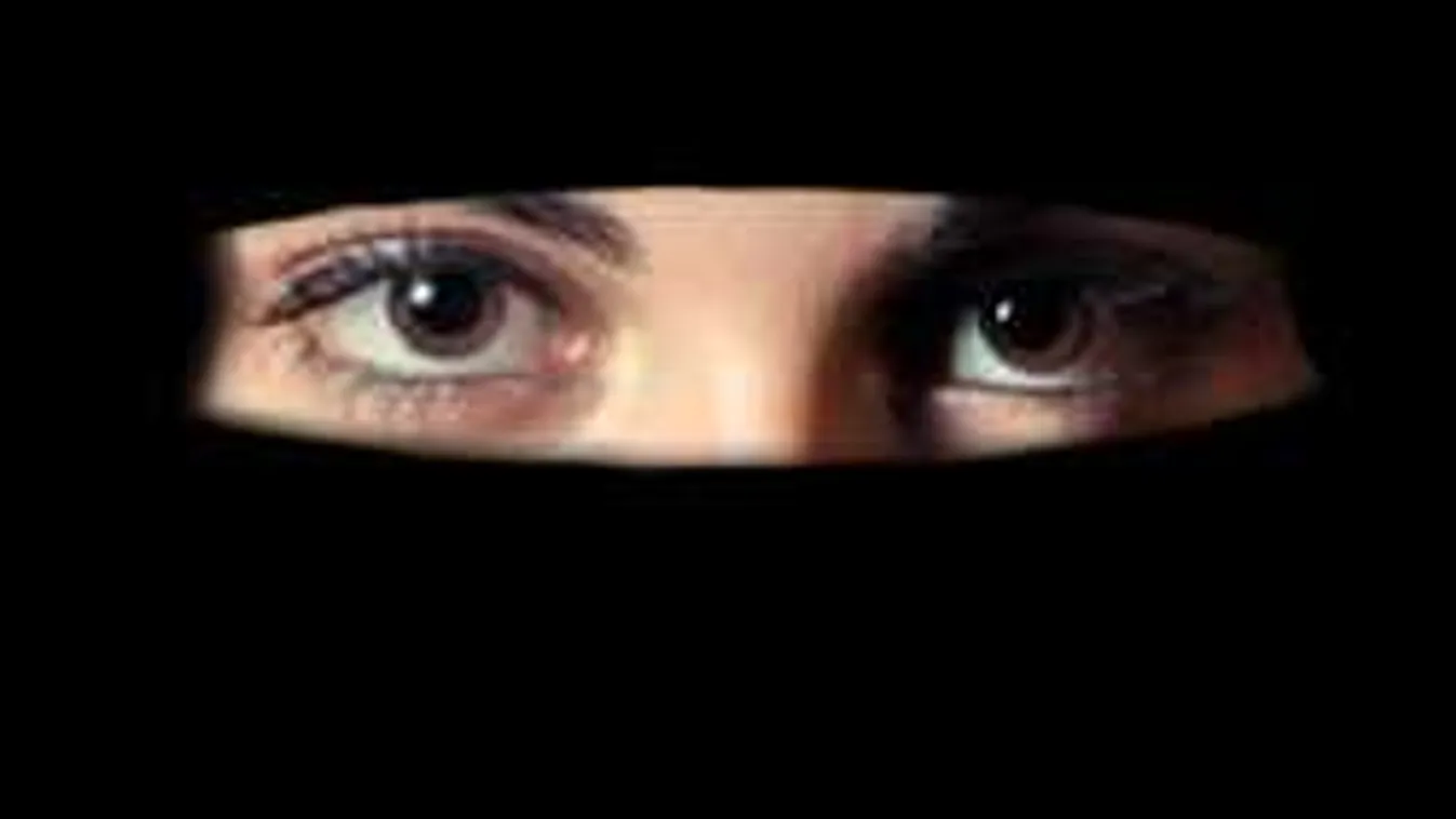 Meglepő indokot talált ki a kitoloncolás ellen 3 migráns nő