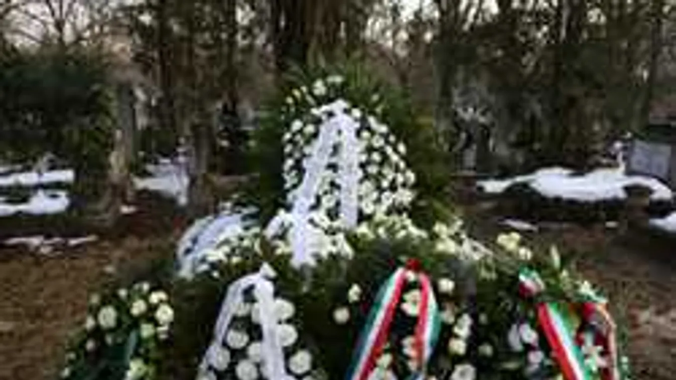 Eltemették Tahi Tóth Lászlót, megtörten búcsúztak a színésztől