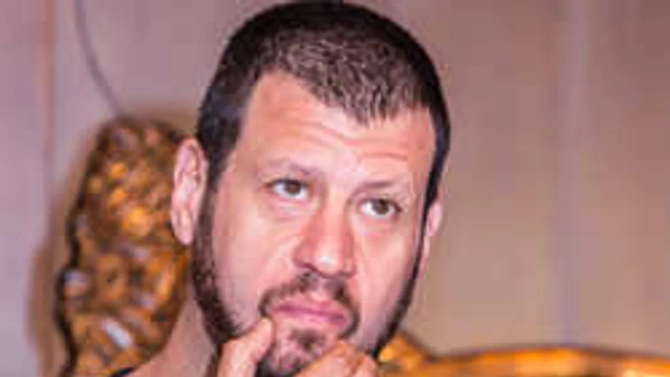 Most aztán tényleg rossz embernek szólt be Puzsér Róbert!