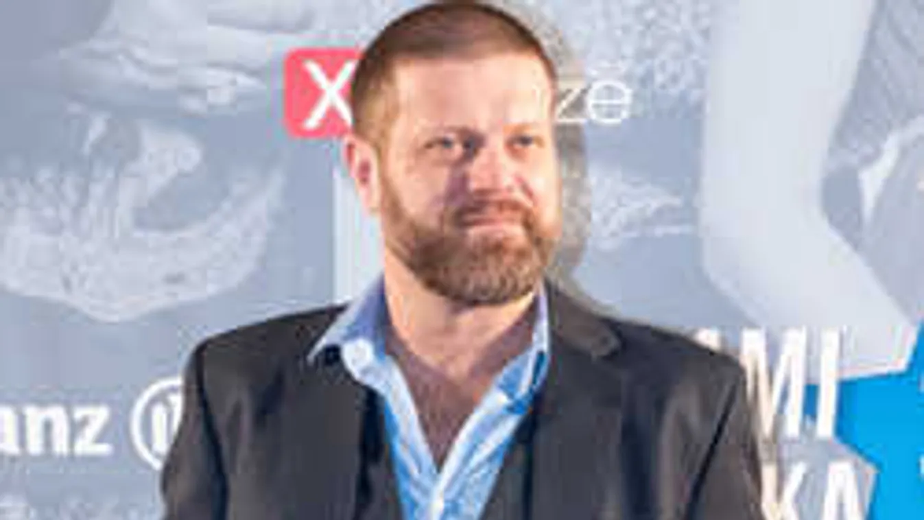 Elképesztő gyerekkori fotó, te felismered a magyar sztárt?