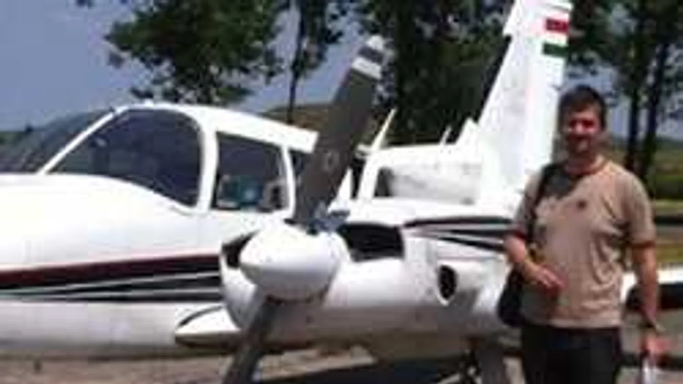 Szórja a milliókat luxushobbijára a magyar politikus