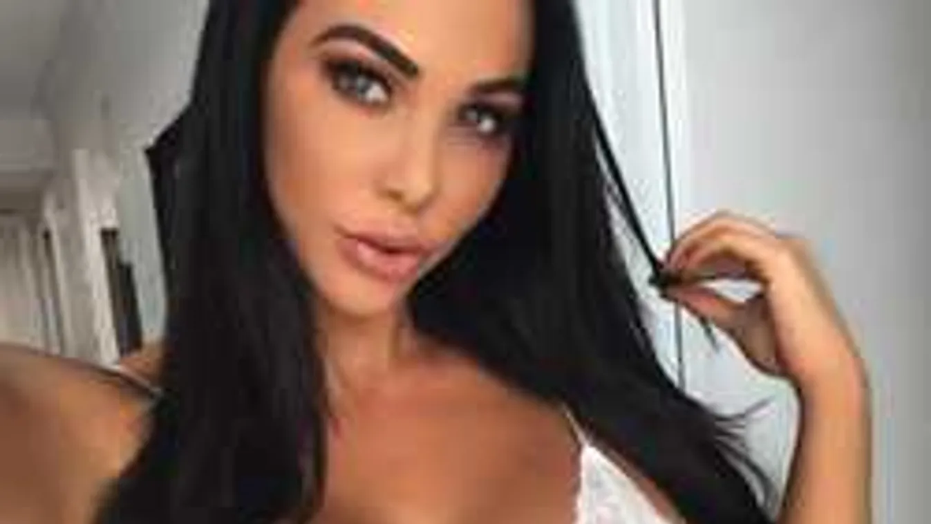 Forró, lencsevégre kapták a félmeztelenül napozó nagykövetasszonyt