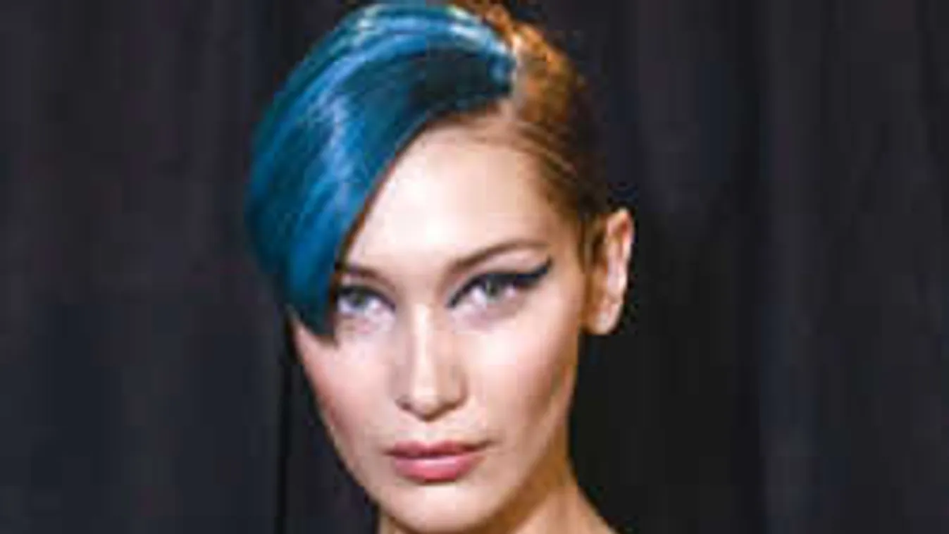 Megbolondult a világ: ilyen színű frufru lesz a divat?