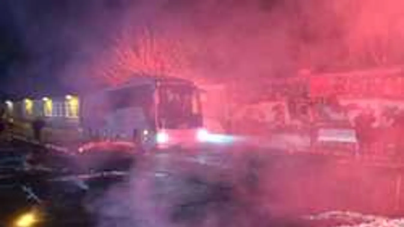 Balhé Kispesten, görögtűzzel dobálták meg a Videoton csapatbuszát