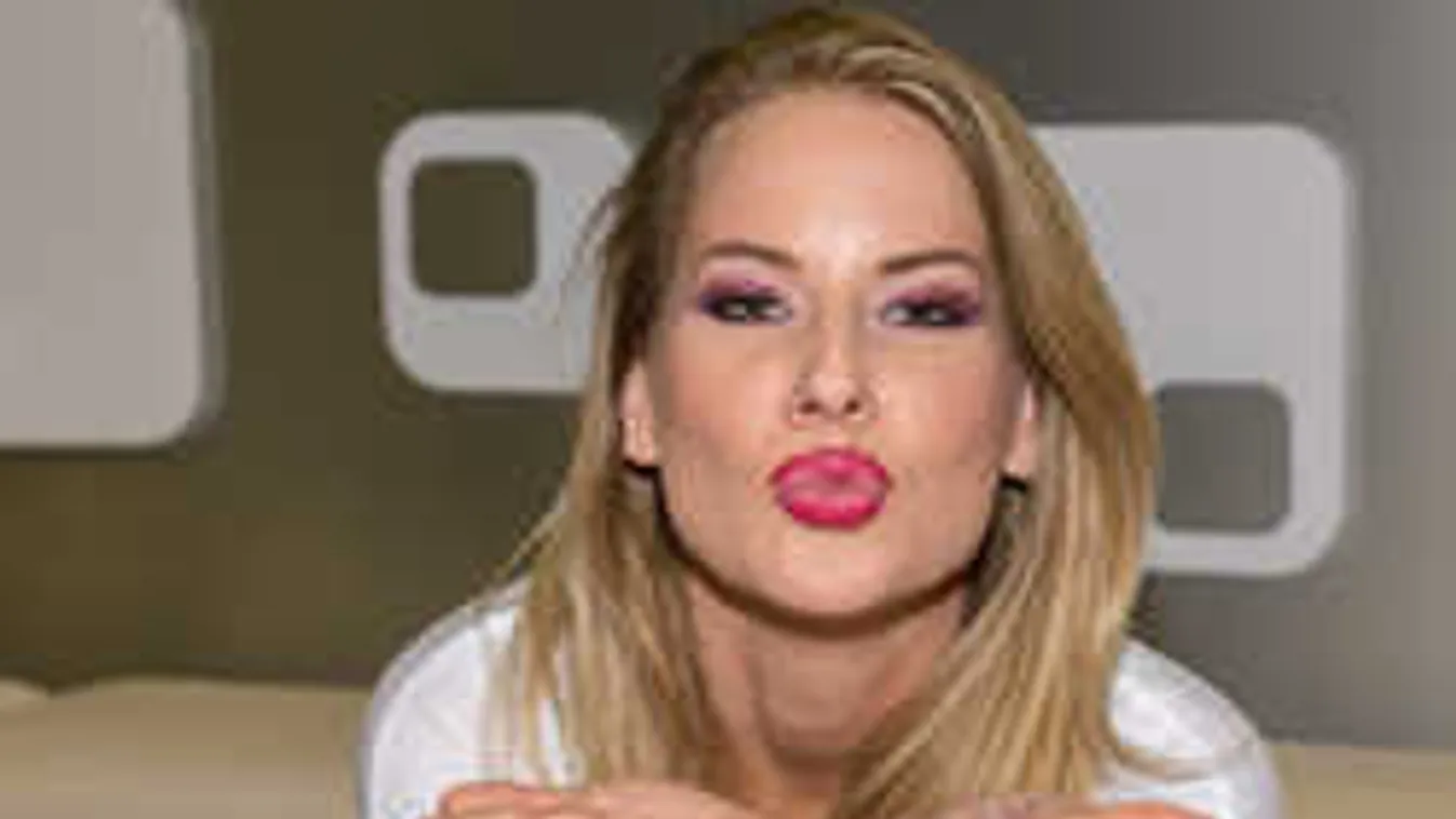 Meglepő dolgot talált barátnője testén Mádai Vivien-fotó