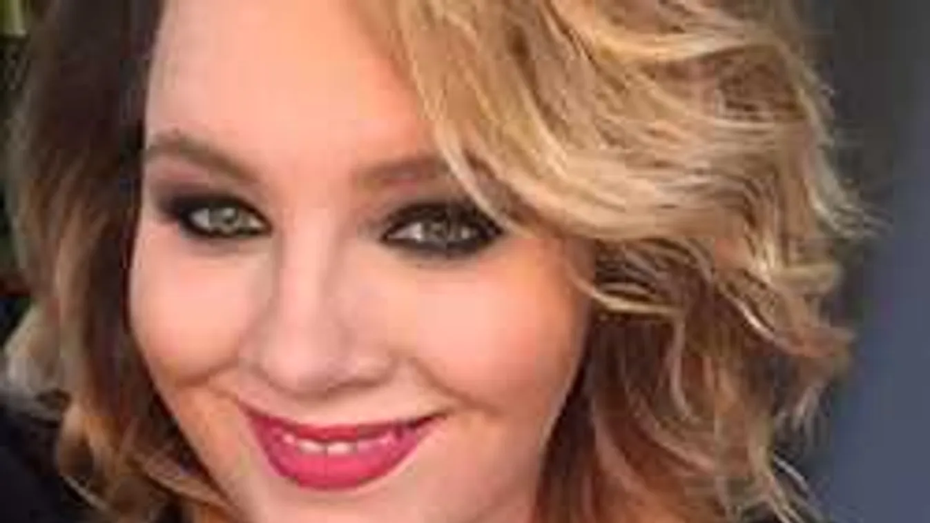 Különös fotó, Tóth Vera férjet talált magának?