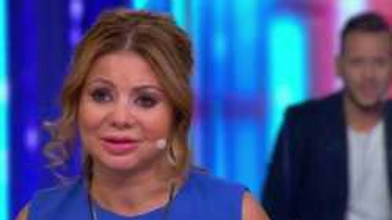 Nem hiszed el, kinek a nevét varratta magára a magyar énekesnő