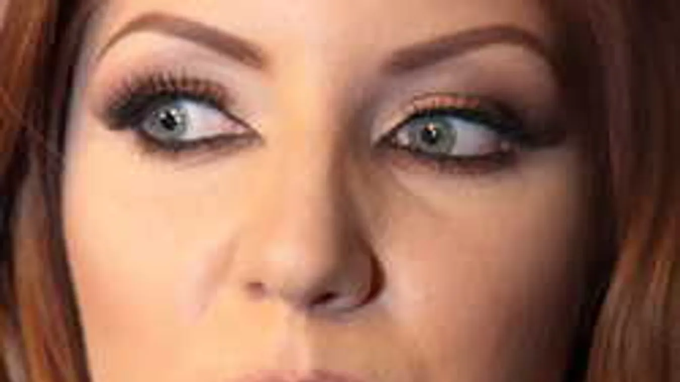 Forró, Tolvai Reni ruhájába nem fért bele hatalmas melle