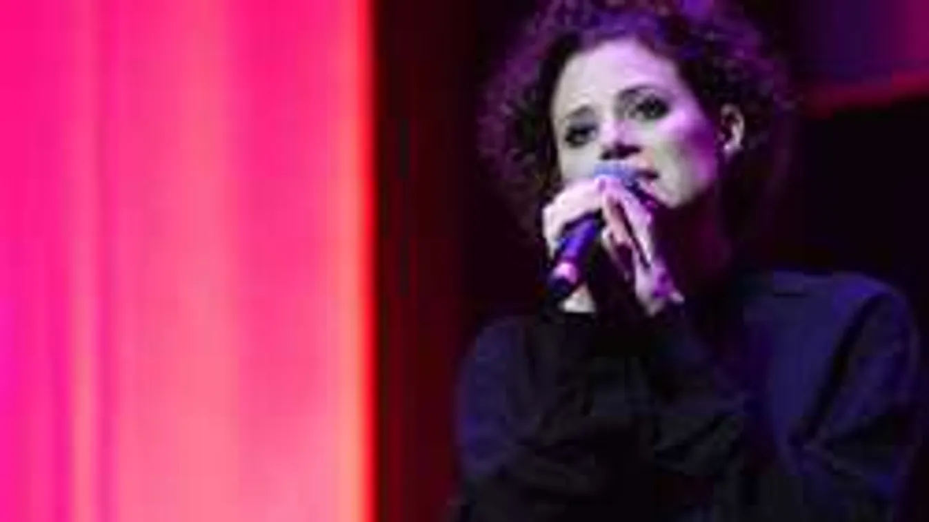 Szomorú videó, gyászol Szinetár Dóra