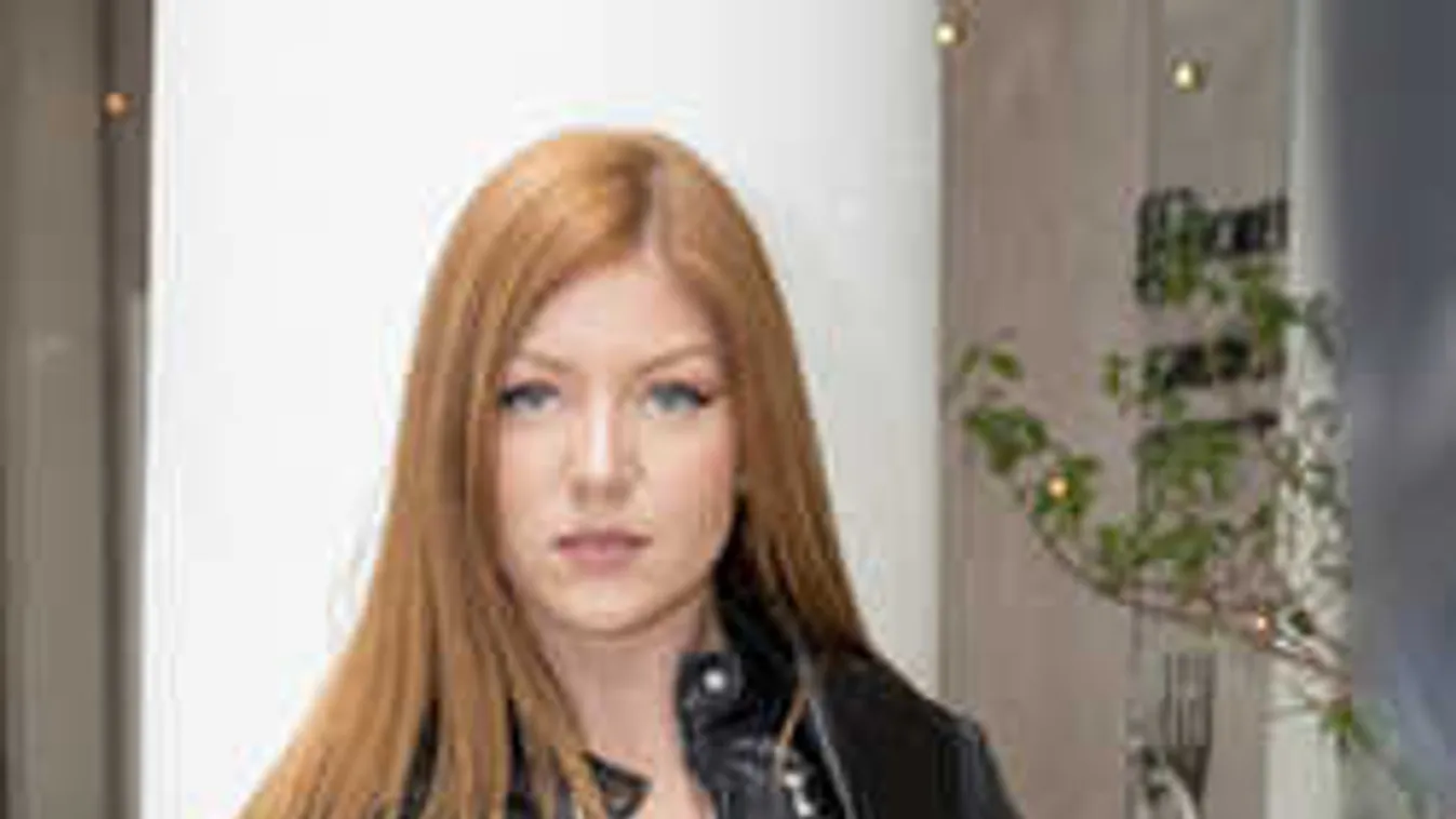 Formás mellét mutogatja az interneten Tolvai Reni: ne hagyd ki!