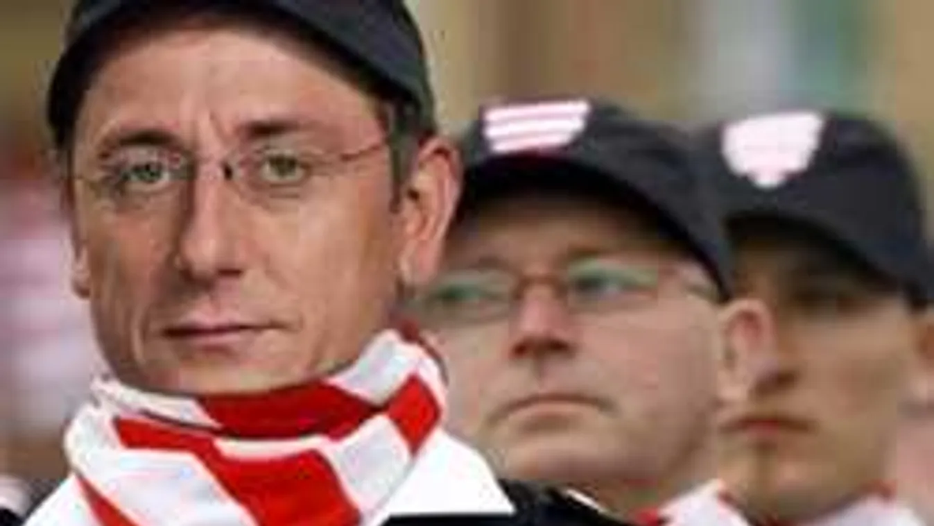 Gyurcsány és Vona ma este kéz a kézben együtt tüntet  Sorosékkal