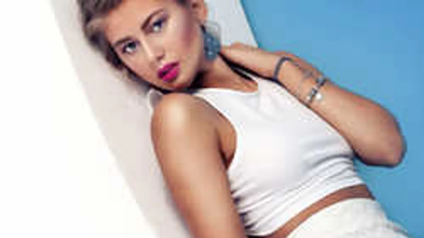 Hódít az új fehérnemű, idén nyáron nem melltartót hordanak a nők