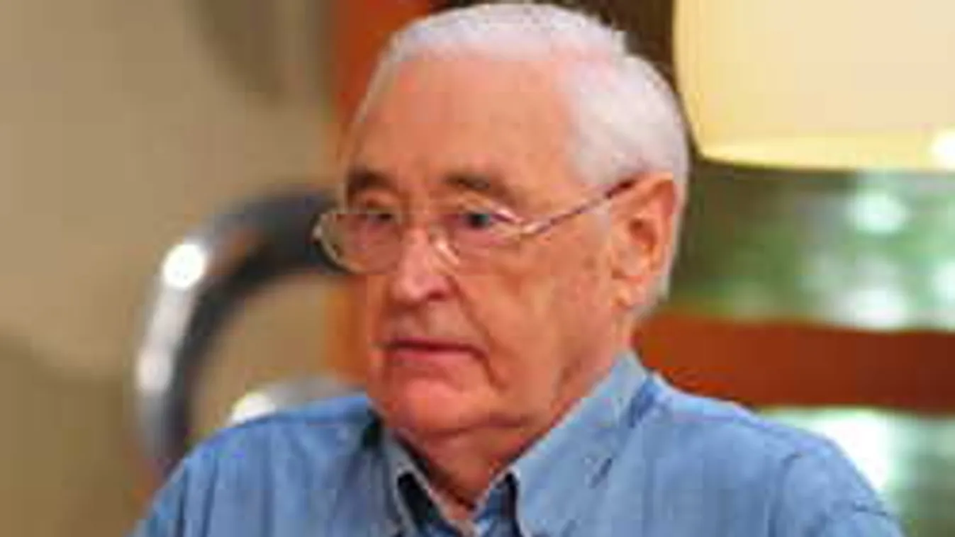 Ijesztő látvány a temetőben, mi történt Czeizel Endre sírjával? - Fotó