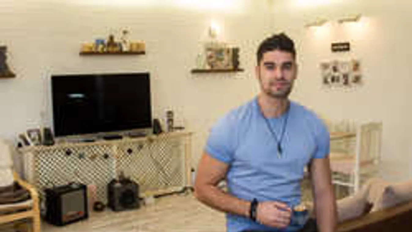 Meglepő pletyka, megkérte barátnője kezét a magyar sztárénekes