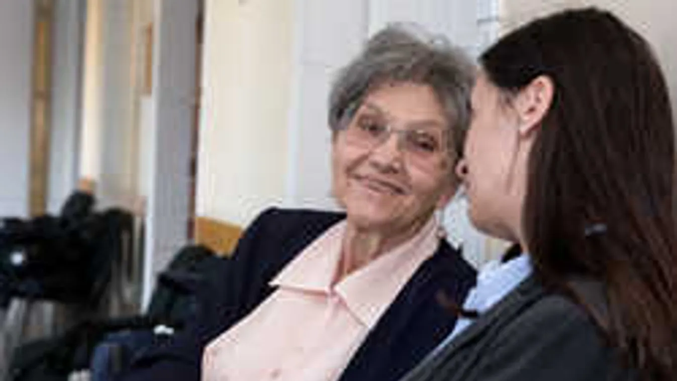 Itt a vége: Pécsi Ildikó kezében a kilakoltatási végzés