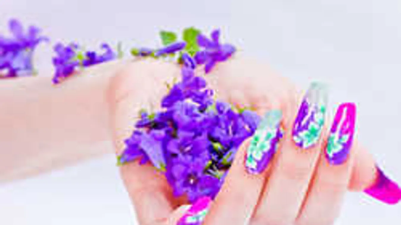 Ez a lenyűgöző manikűr a tavasz legnagyobb dobása, örül minden nő
