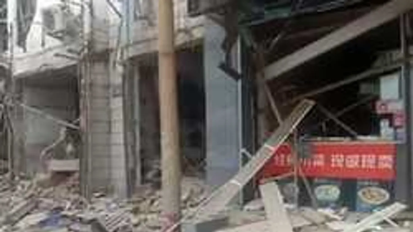 Hatalmas robbanás volt a kínai boltban, többen megsérültek! - videó