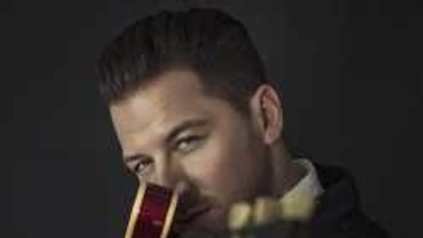 Óriási hír: Világsztárnak énekelhet Vastag Csaba Elvis, The wonder of