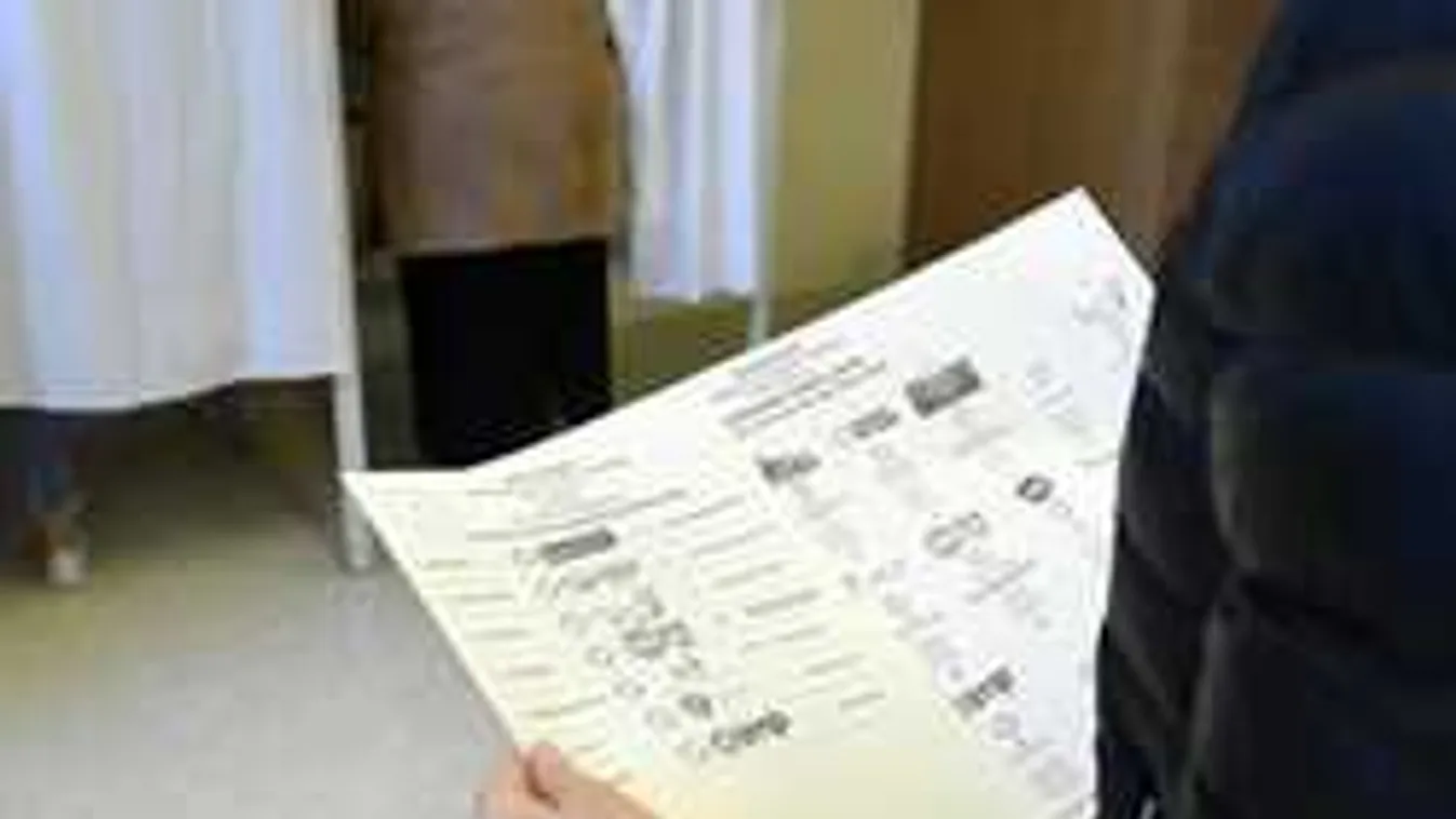 Rohamot kapott egy szavazó, mindenkit kiküldtek a helyiségből