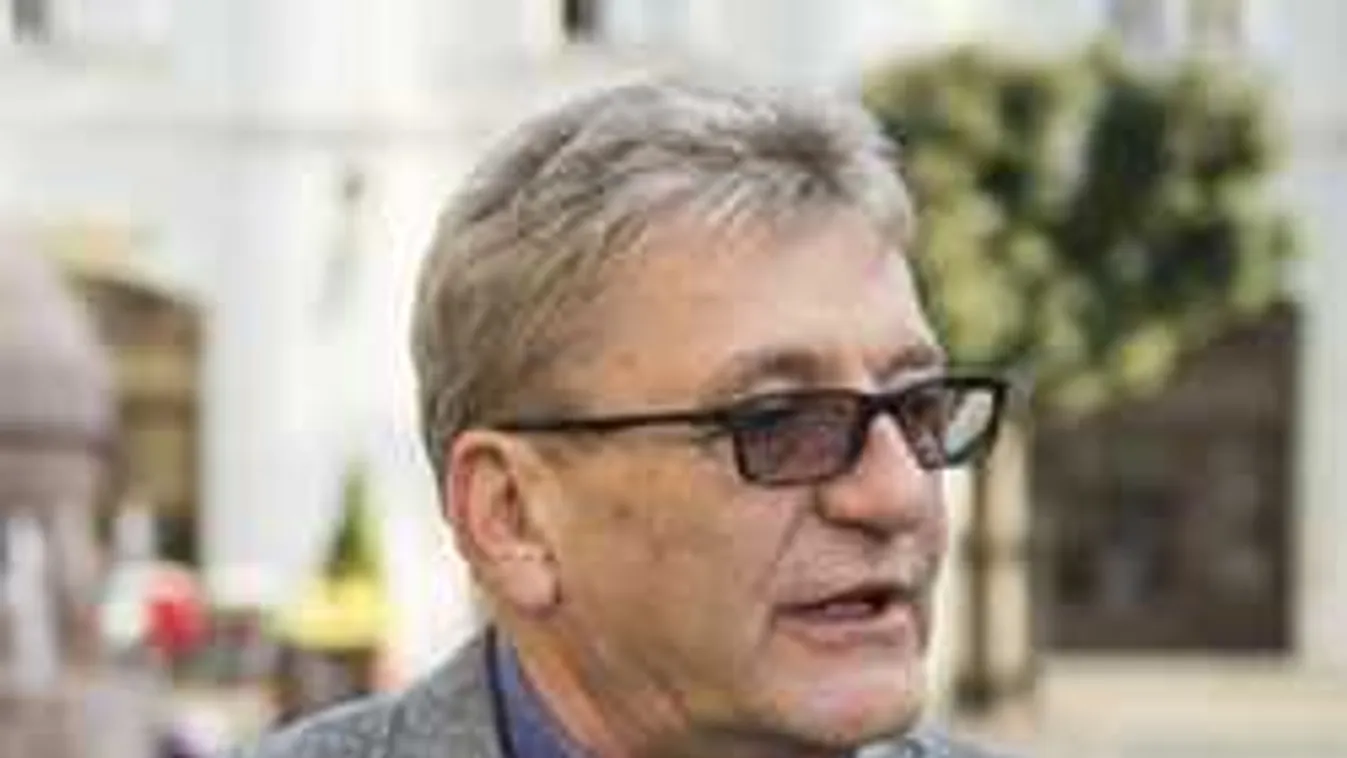 Drámai pillanatok: szívinfarktust kapott a magyar legenda