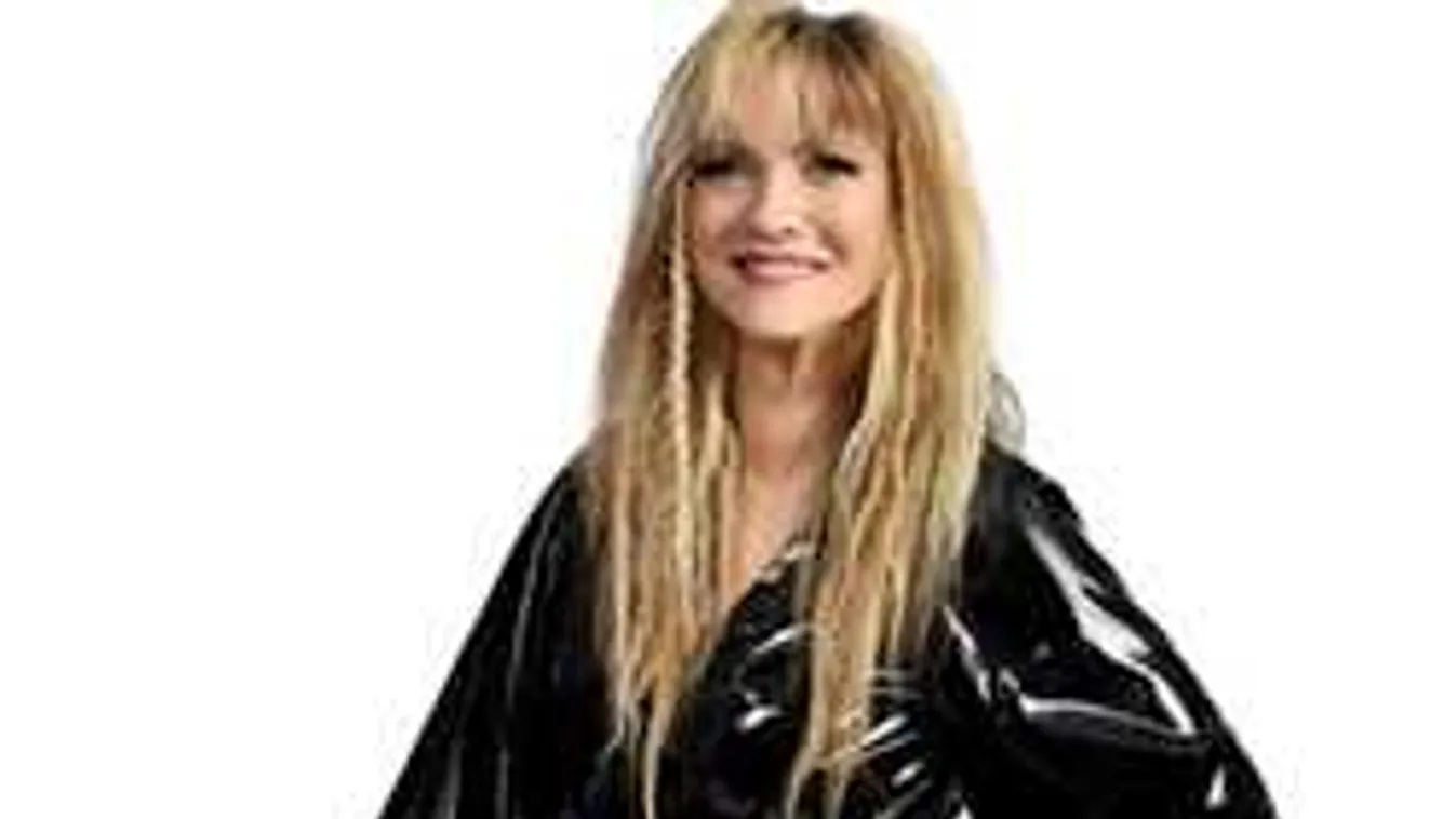 Forró ágyjelenet, ezt is bevállalta a TV2 65 éves sztárja - Fotó