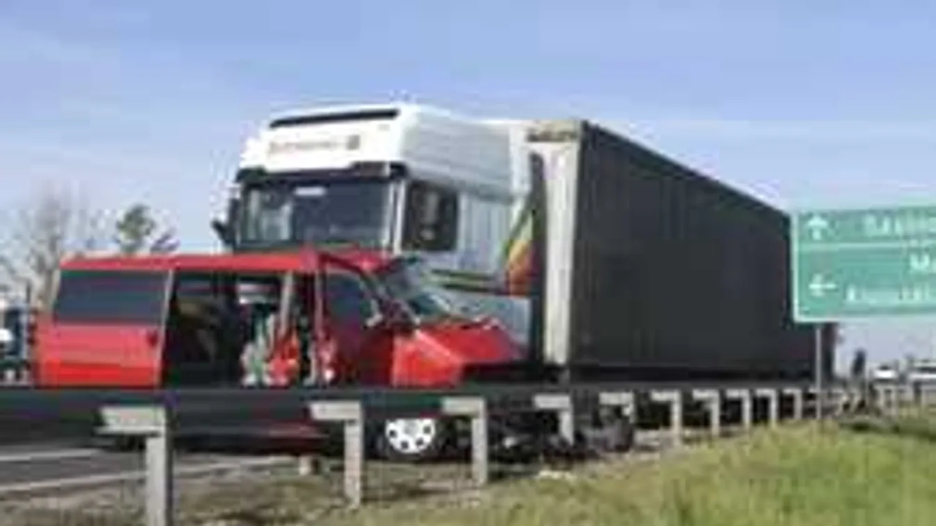 Brutális fotók jöttek a reggeli kettős tragédia helyszínéről