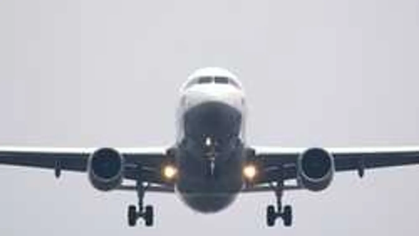 Teljes a káosz, több ezer repülőjárat nem indul el Európában