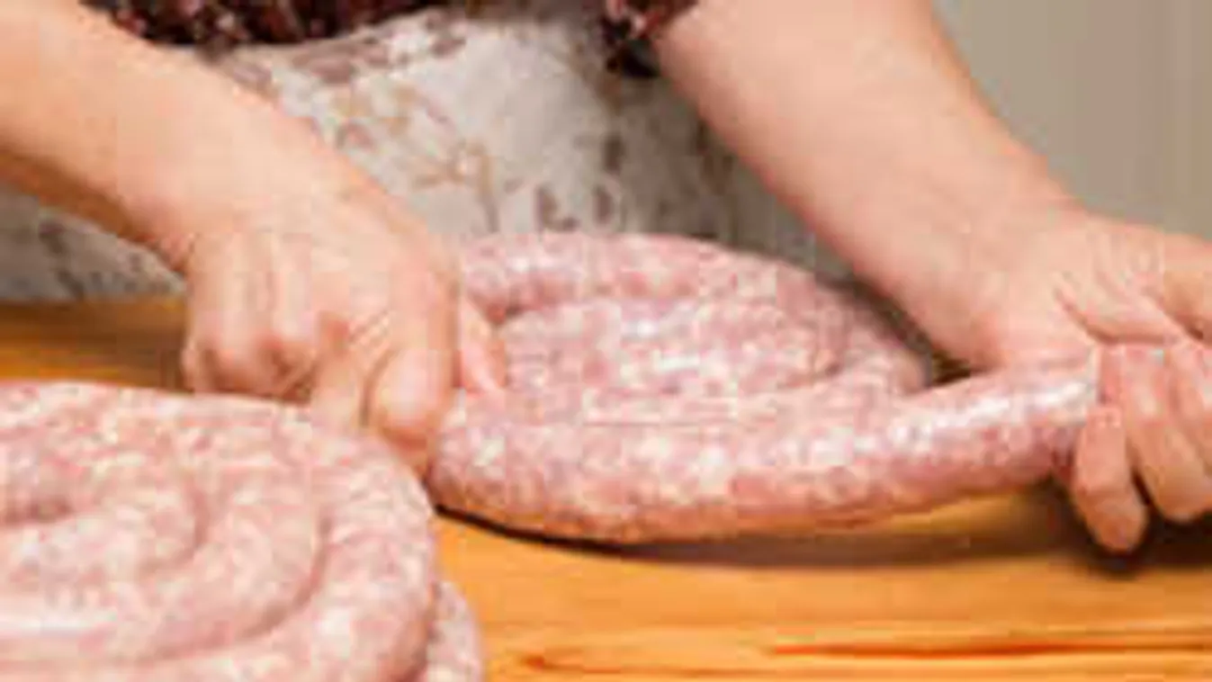 Halálos fenyegetéseket kap a házaspár, mert levágtak egy disznót