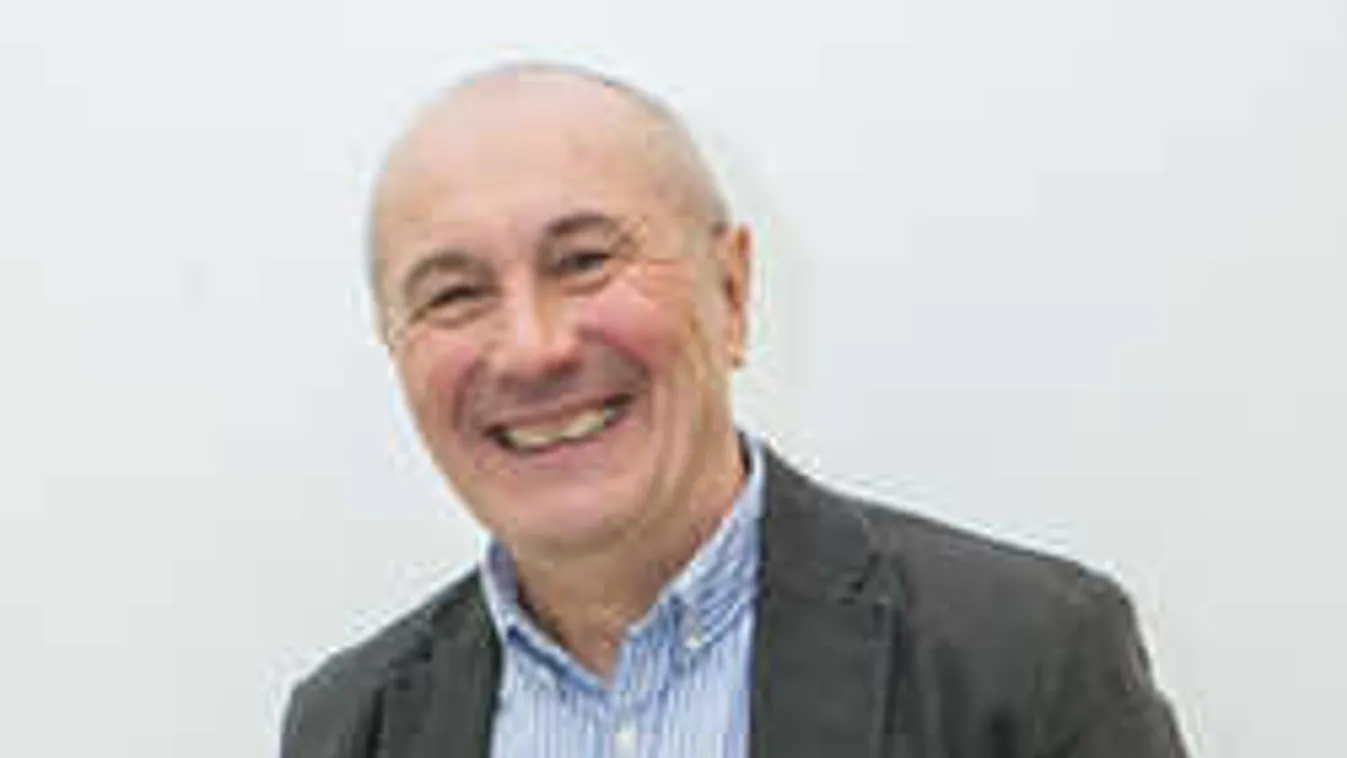 Gyönyörű nővé cseperedett Németh Lajos 17 éves unokája