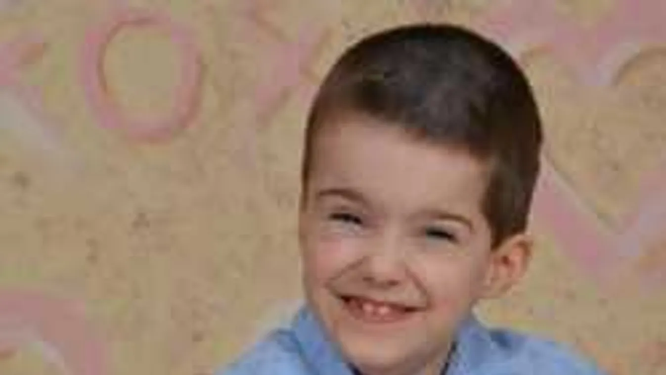 Szívszorító üzenetet küldött a nagybeteg magyar kisfiú - Videó