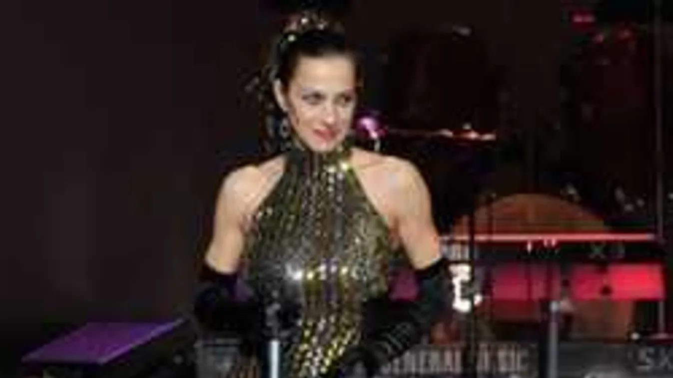 Rejtélyes üzenet várta az autójánál Fésűs Nellyt: teljesen ledöbbent!