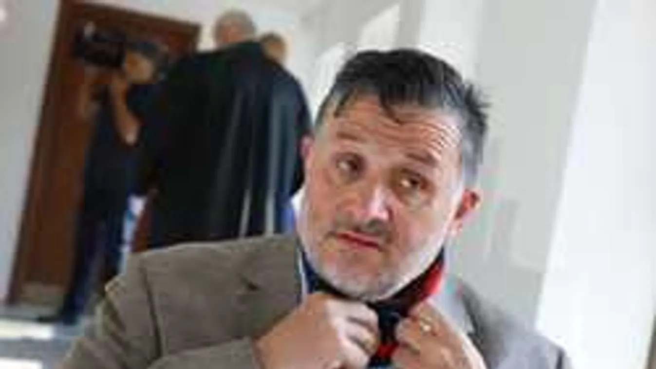 Ez durva: Saját embere húzta le Galambos Lajost