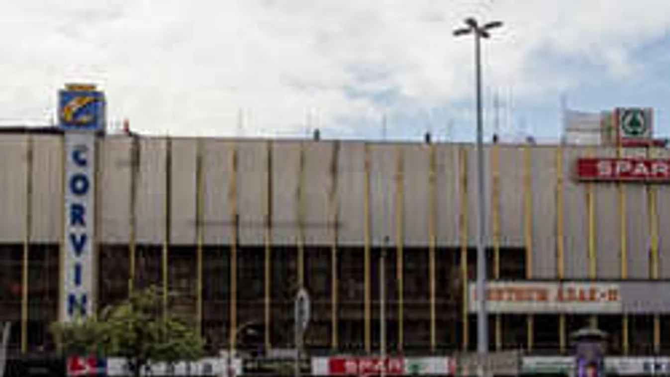 Ezt rejti a Corvin áruház szocreál burkolata