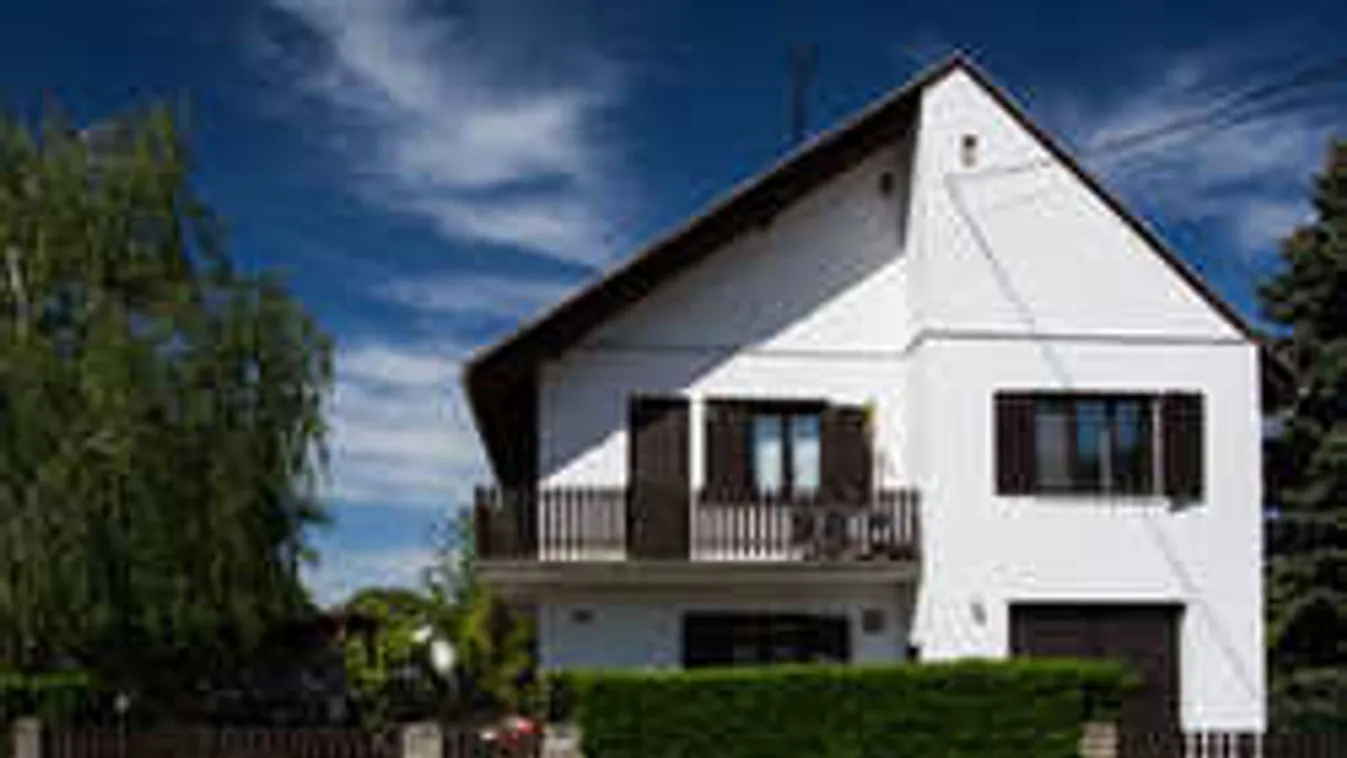 Sokkot kapott az anyját védő dági férfi