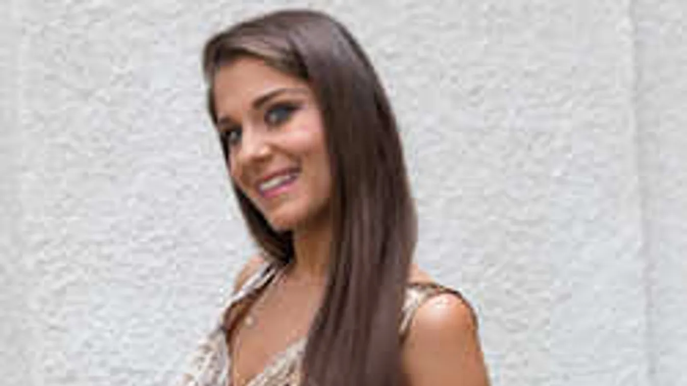 Súlyos balesetet szenvedett az énekesnő, majdnem a Dunában kötött ki