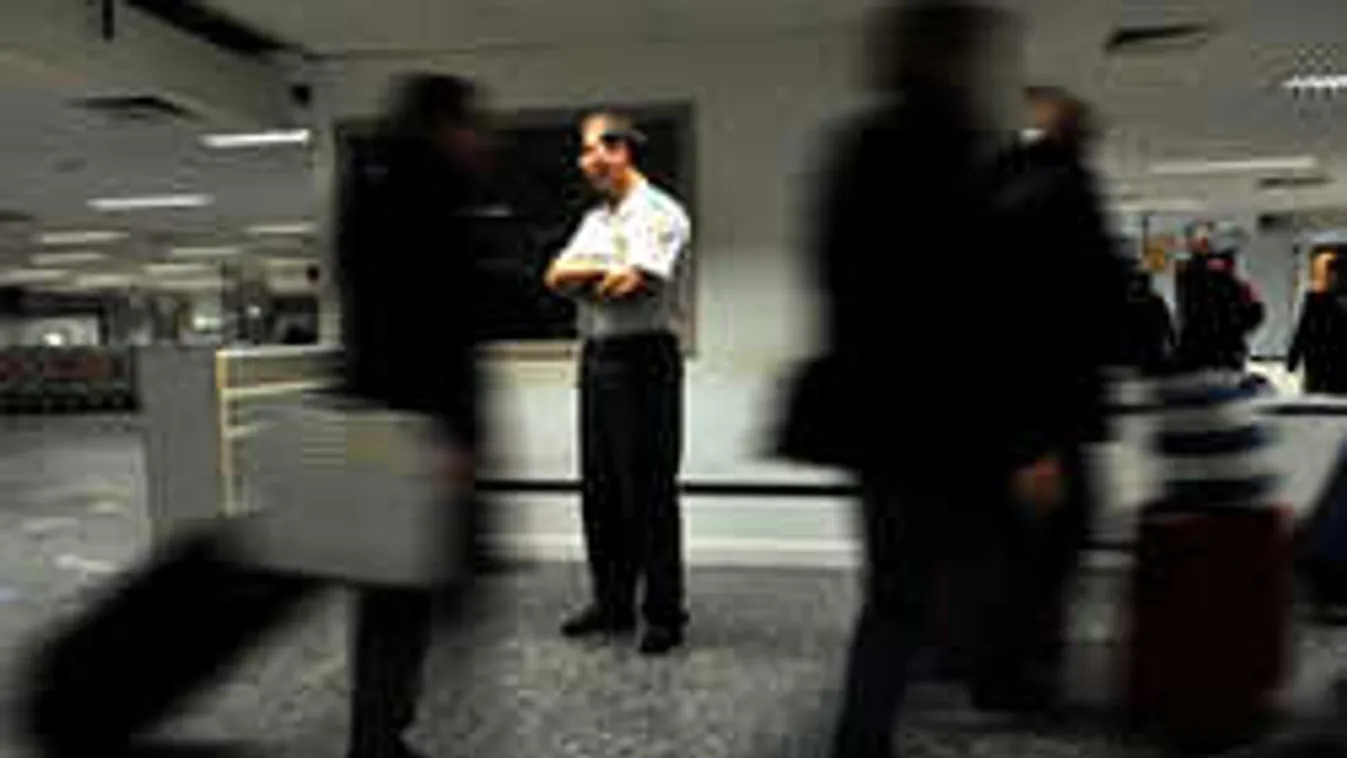 Felkavaró videó jött, két gép ütközött össze a reptéren