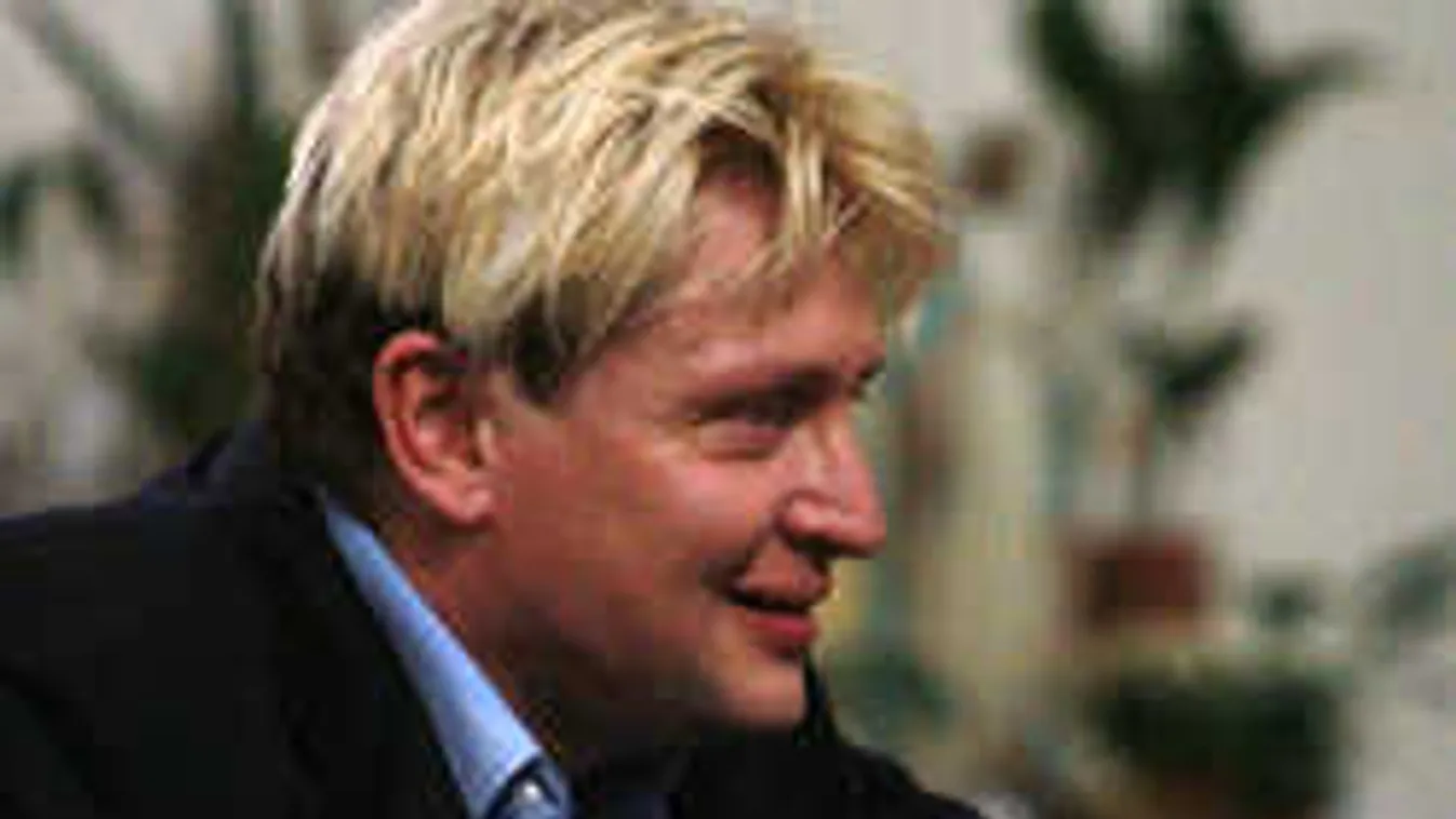 Unokával ajándékozza meg fia a születésnapos magyar sztárt