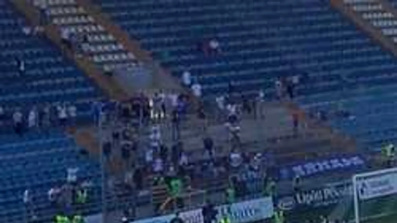 Botrány Zalaegerszegen: biztonságiak védték a magyar focistákat