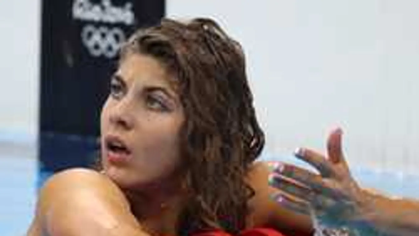 Szilágyi Liliána levetkőzött, meztelenül fotózták