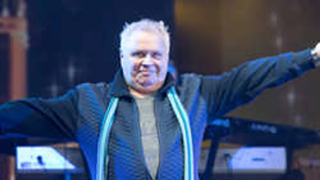 Elképesztő kilátás, megmutatta álomotthonát a népszerű lemezlovas