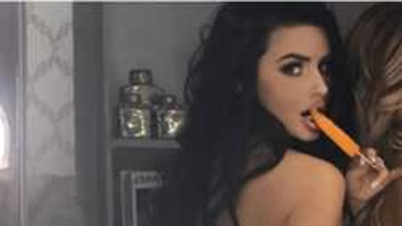 Minden férfi álma ez a melltartó, bemutatja a cicikirálynő