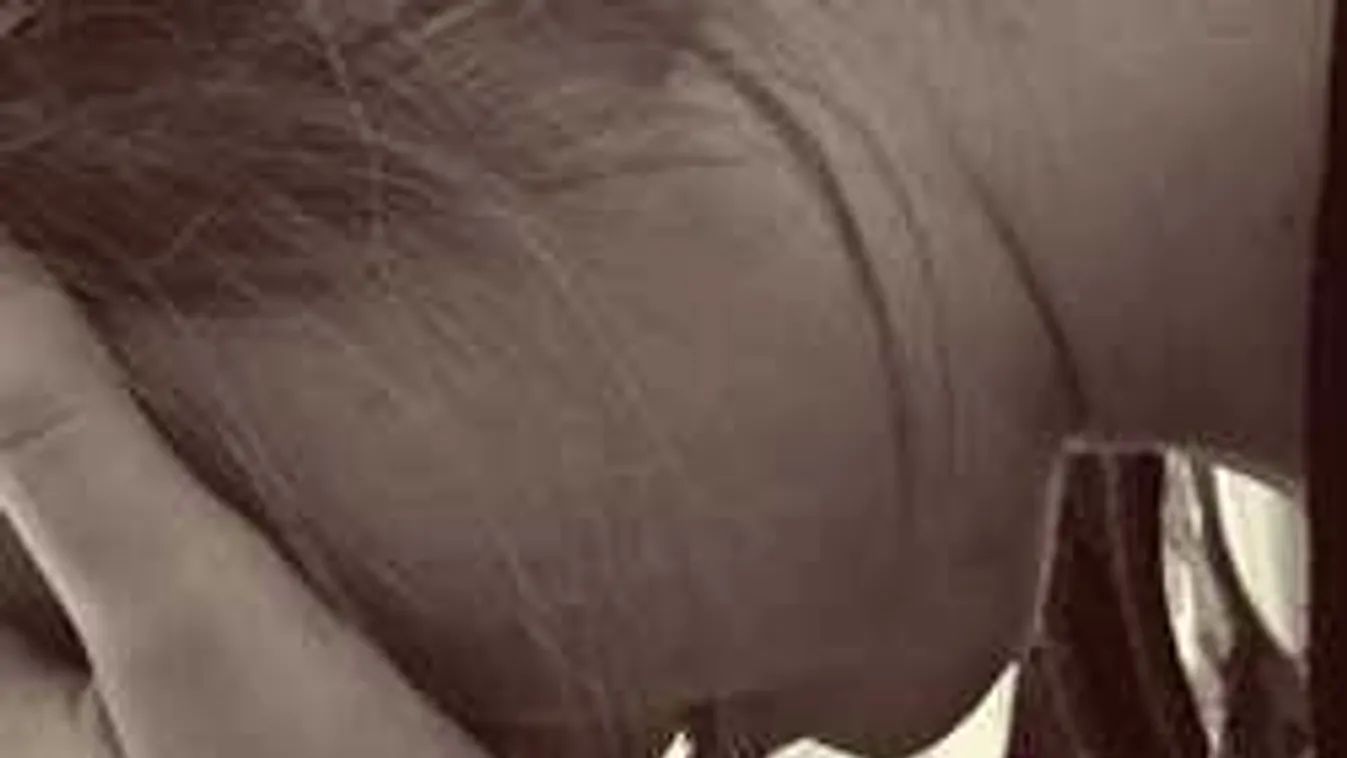 Gusztustalan dolgot tett a rendőr, az egészet videóra vette