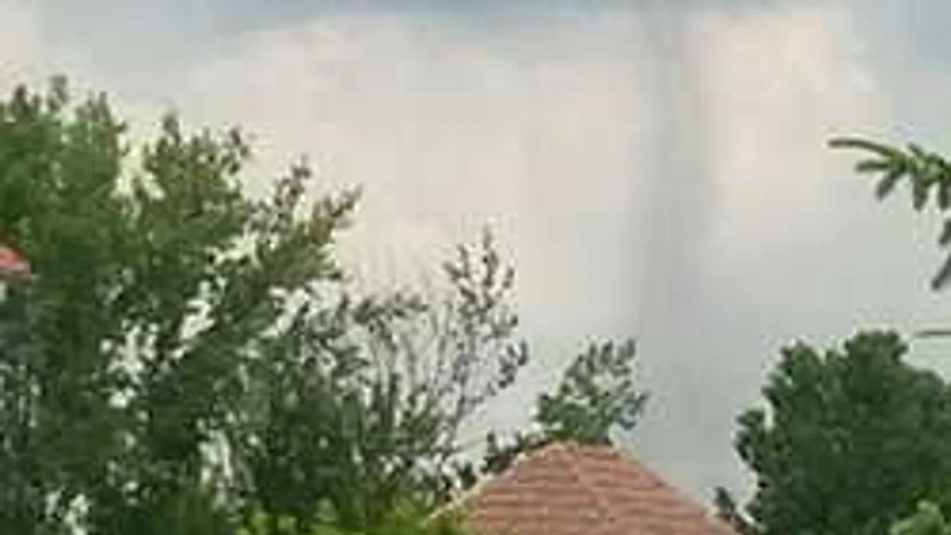 Most érkeztek a rémisztő fotók: Tornádó pusztított Tolnában