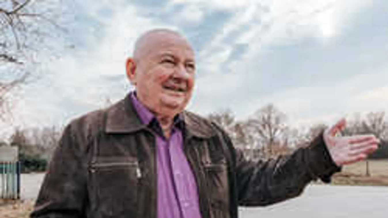 Pénzzel teli táskákkal járt Kecskemétre Stadler József