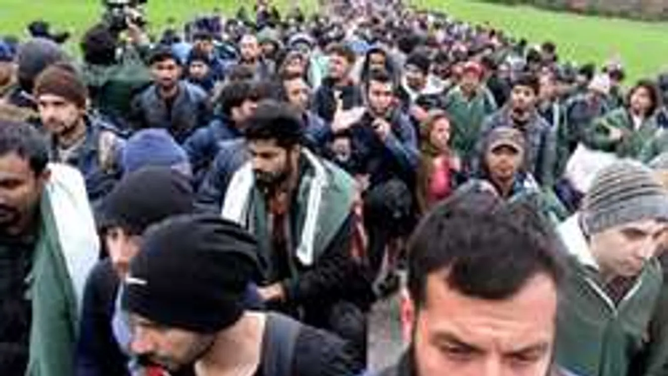 Szlovén-horvát riadó: 50 ezer migráns a balkáni útvonalon