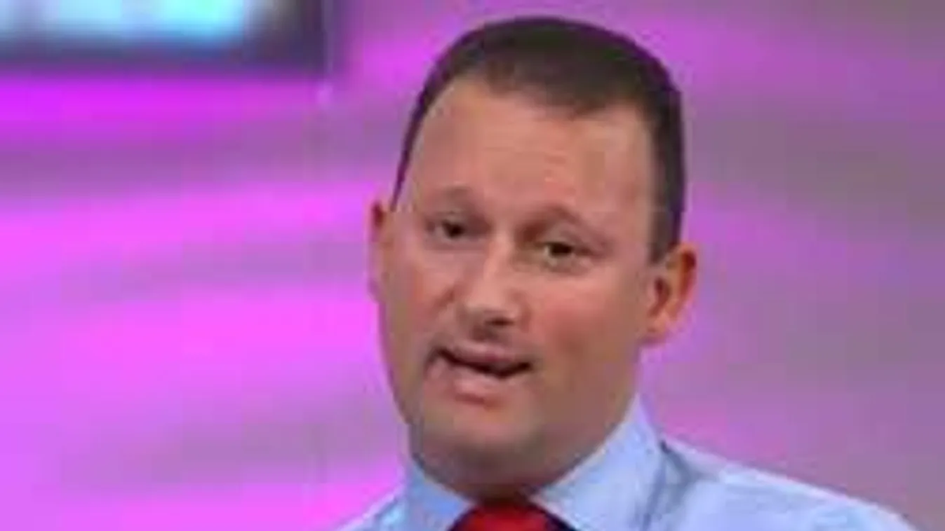 Dühöng a magyar sztár, megalázóan bántak vele a hivatalban!