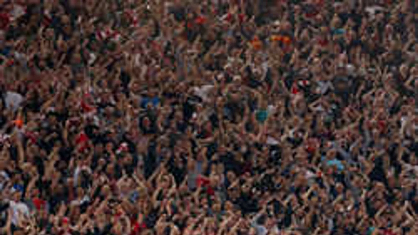 Nem hiszed el, mit műveltek a repülőn az angolok