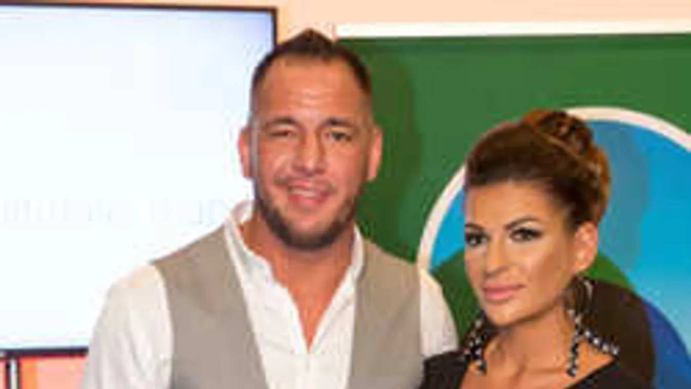 Barátnőjével együtt hagyta el az országot a népszerű magyar rapper