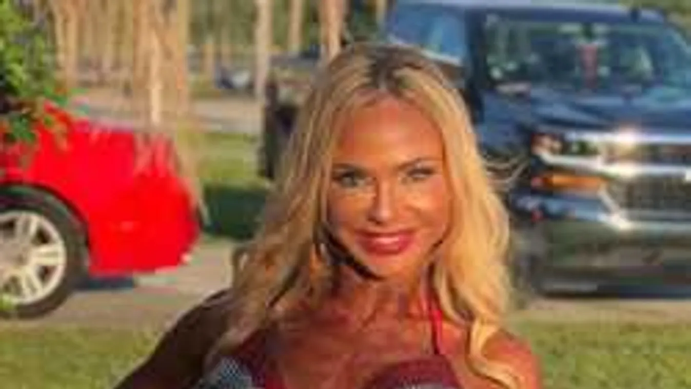 Már nem tud leállni a luxusfeleség: Elkapta a gépszíj