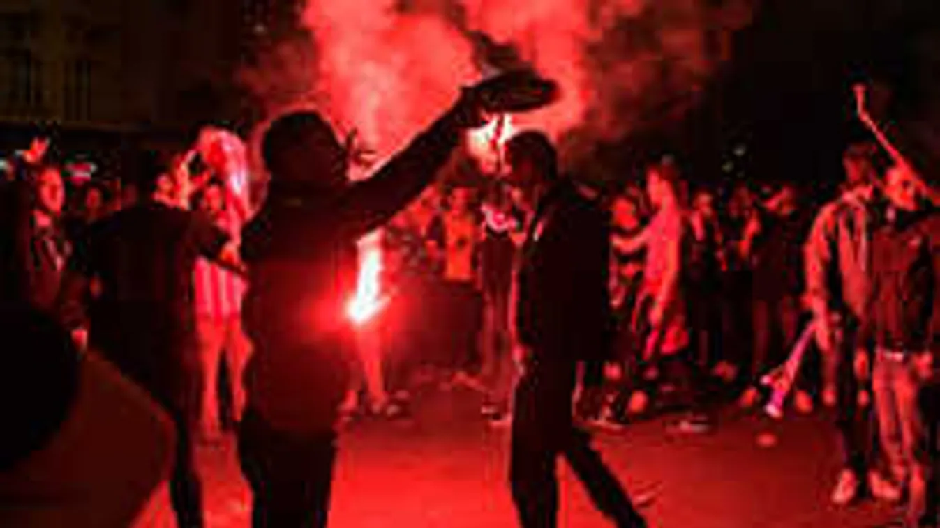 Utcai harcok, füstbombák robbantak a döntő árnyékában